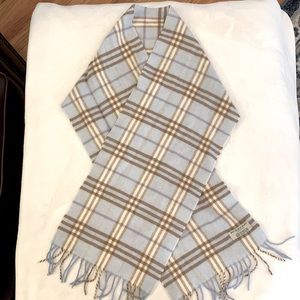Burberry light blue lambswool scarf